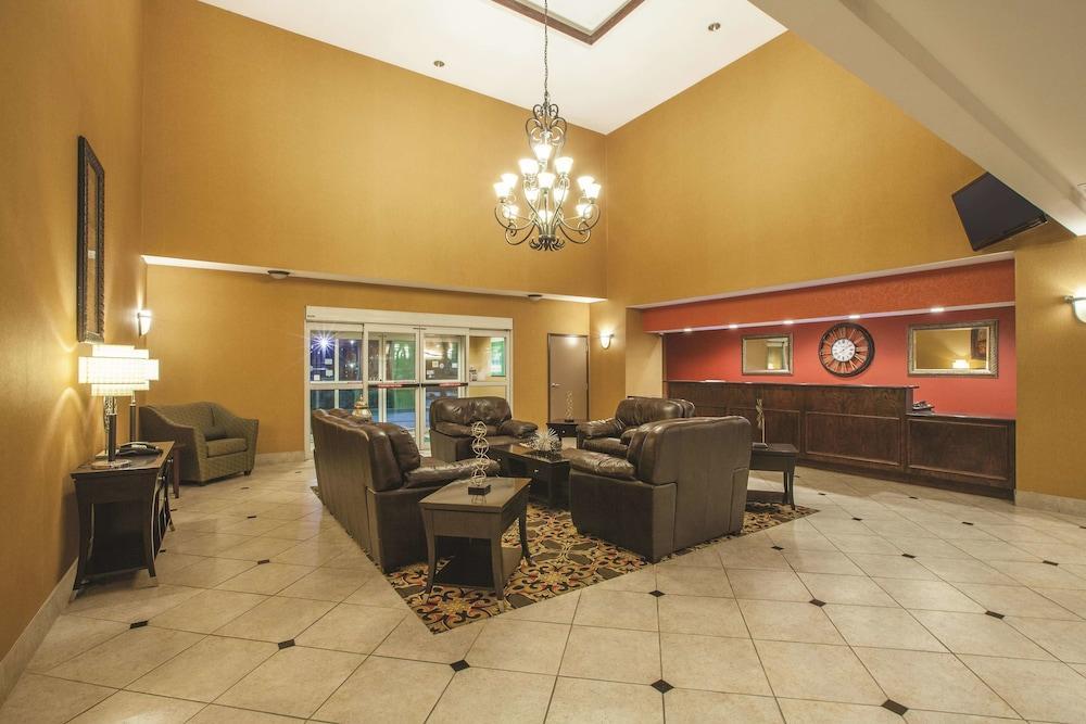 La Quinta By Wyndham Hillsboro Hotel Exterior photo