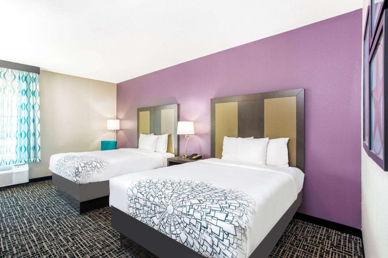 La Quinta By Wyndham Hillsboro Hotel Exterior photo